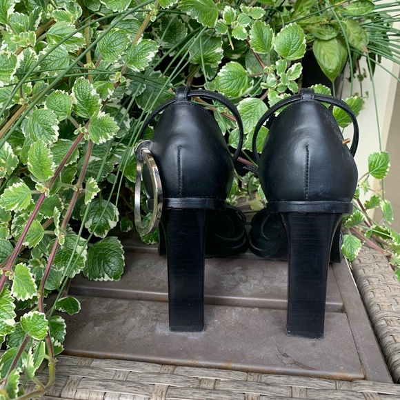 AUTHENTIC VERSACE HIGH HEELS - Picture 5 of 6